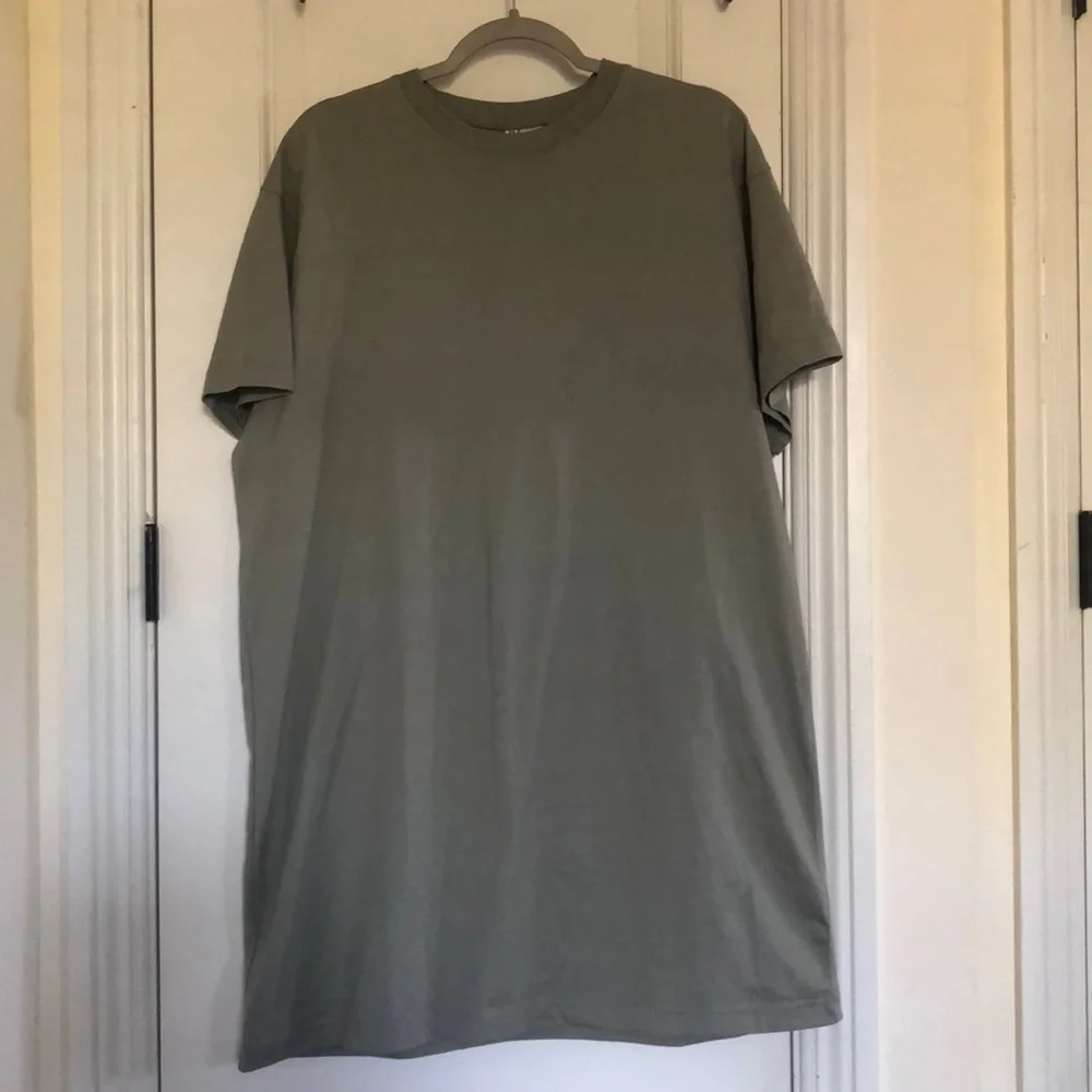NWOT h&m t-shirt dress - Picture 2 of 6